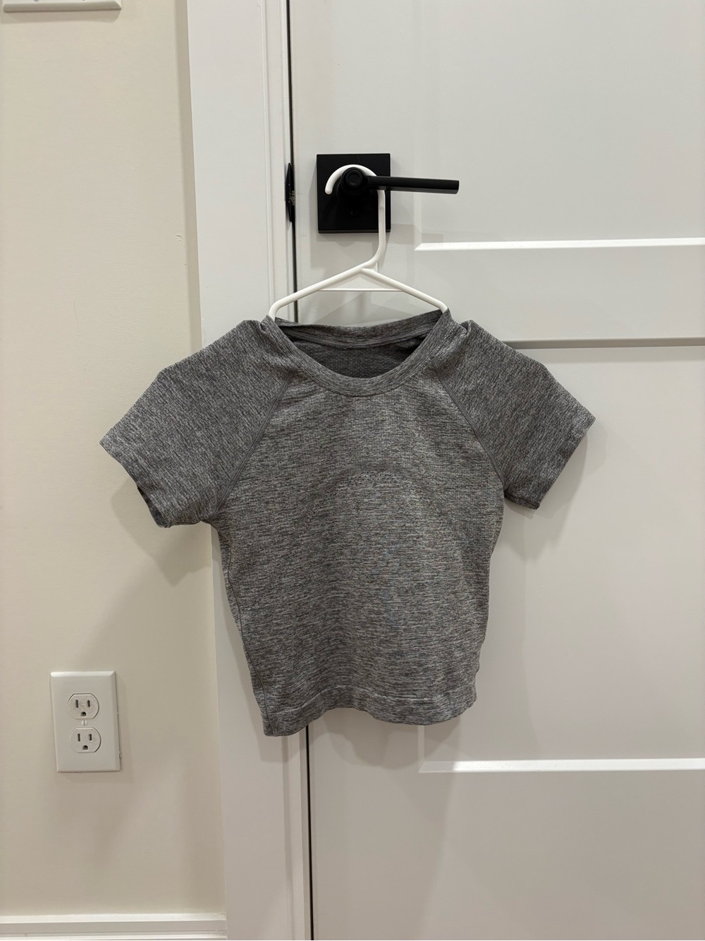 Lululemon Swiftly Tech Short Sleeve 2.0 Grey Top Size 4